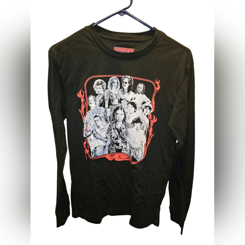 STRANGER THINGS Graphic Long Sleeve Tee in Black Sz: SMALL (Soft Material)
